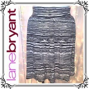 LANE BRYANT ⭐️ Black & White Full Skater Skirt